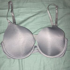 BRAND NEW VS BRA